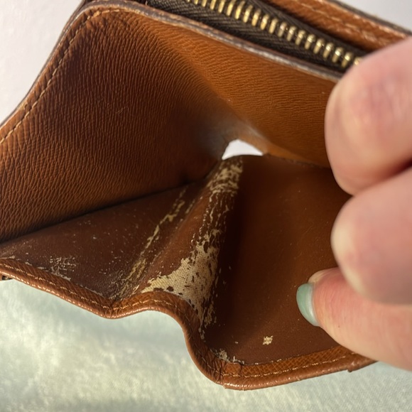 Louis Vuitton Monogram Leather Compact Zip Snap Wallet - Picture 10 of 16